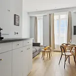 315-suite Pascal - Superb In Paris